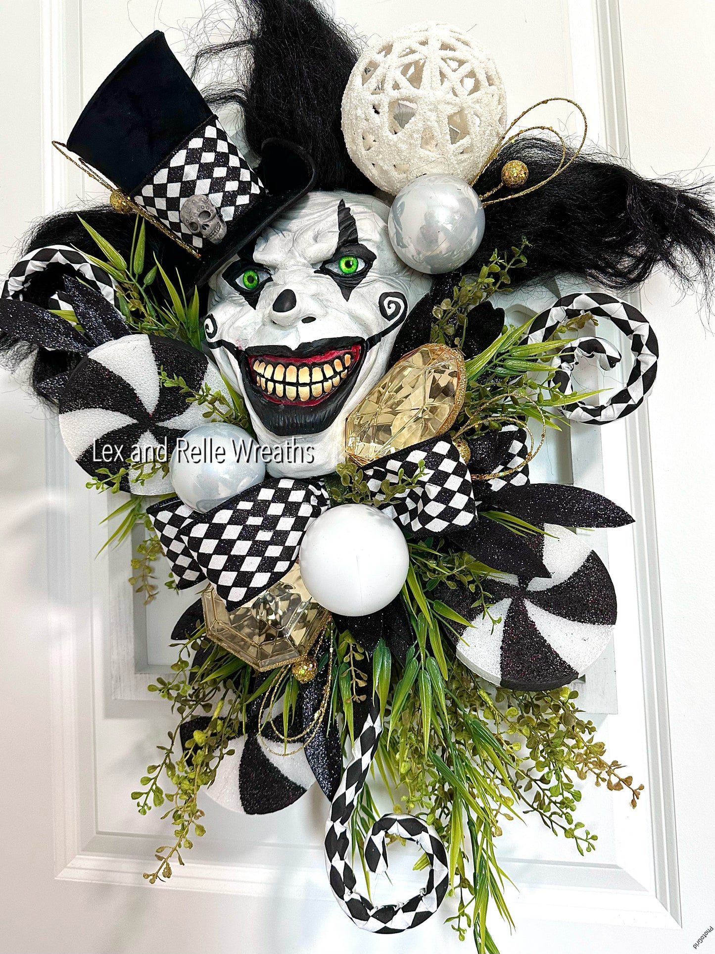 Scary Black and White Clown Joker Smile Wreath