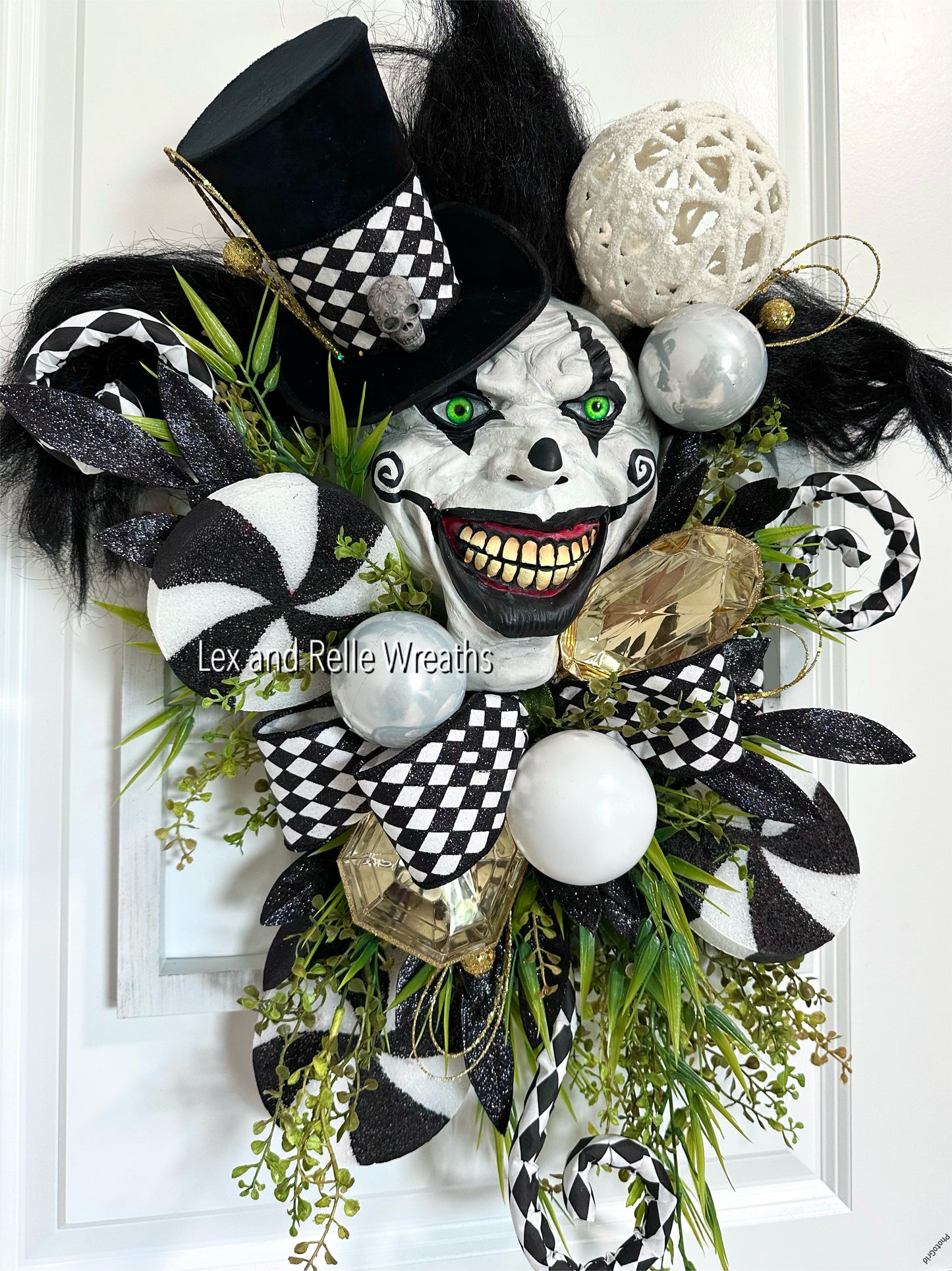 Scary Black and White Clown Joker Smile Wreath