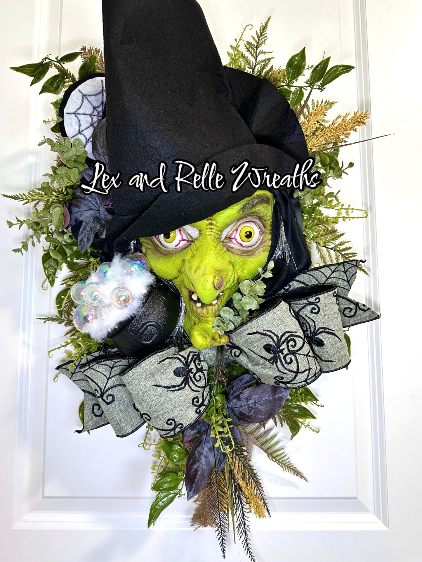 Scary Green Witch Wreath with Bubbly Cauldron